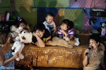 13.越南同性恋伴侣的亲密生活
