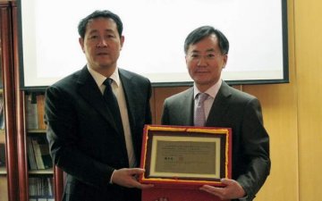 杨宝峰校长会见美国哈佛大学IK-Kyung Jang博士一行