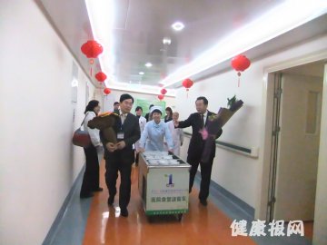 医患之间：在病房过元宵节，肿瘤女孩收到意外惊喜