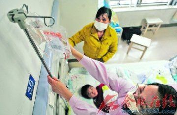 四岁男童患再生障碍性贫血 网友组团献血救助