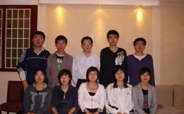 我校基础医学院党委唐德才书记到绵竹灾区探望我校志愿者