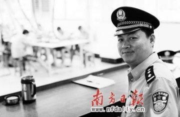 狱警10余年献血4800毫升 称曾接受别人输血