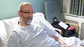 英国用干细胞制“胶水”粘合腿骨使伤者免截肢
