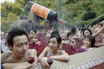 日本男女混浴盛行 古老习俗导致女性被骚扰