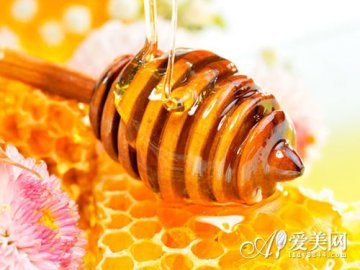 喝蜂蜜水的8大禁忌 睡前喝长胖又蛀牙