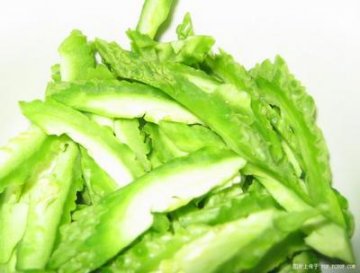 苦瓜滋润保湿型面膜DIY法