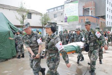 地赈灾区医疗救助紧张进行