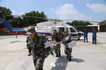 解放军第175医院首次开展多方联合直升机海上救治演练