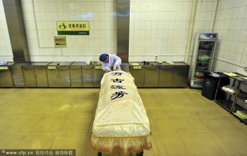 记者实拍职业入殓师