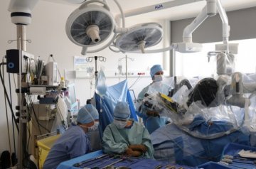 美国医界出现外科机器人系统信息汇报不准确的状况