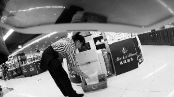 先农氏公司在华联超市现场加工糙米 涉嫌无证生产