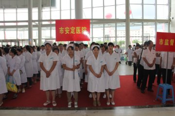 2012年情系内蒙，北京医疗卫生专家赤峰行