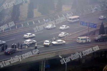 婚车在北京主路倒车轧死新郎叔叔