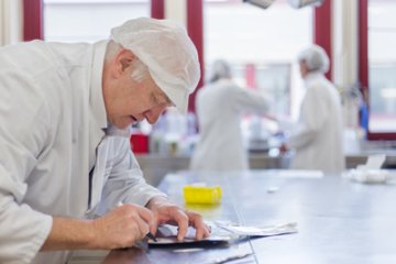 雀巢研究中心为经停中国的阳光动力号飞行勇士加油