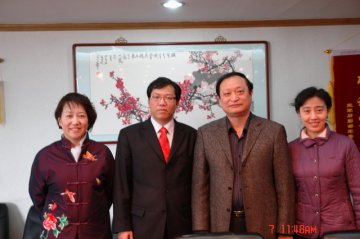 王国强副部长会见加拿大极康中医院院长卓同年医师