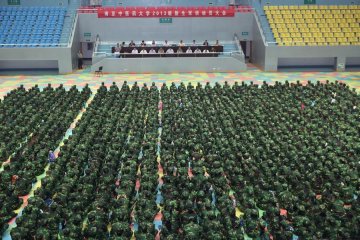 我校2013级新生军训动员大会隆重举行
