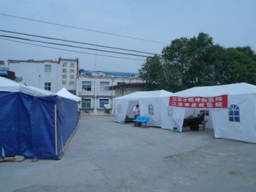 建立灾后中长期心理干预机制，附属三院心理救护队火线签订合作意向书