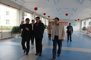 自治区民政厅长兰恩华到赤峰市安定医院视察工作