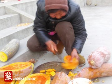 七旬老妪患怪病南瓜当饭 50年没吃过一粒米