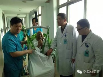空军总医院多科协作抢救胰头癌患者