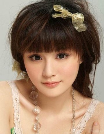 学女星玩转长直发9款变型