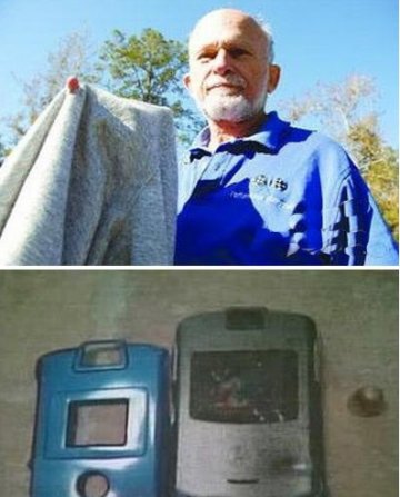 上帝之手手机神奇挡子弹救人性命
