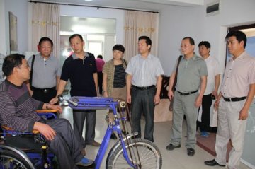 陕西省第二人民医院院长于春富一行来荣院考察