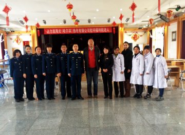 我市93199空军医院专家为一福院老仁义诊献爱心