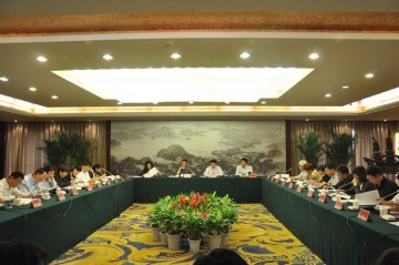 我校主持召开江苏省外国留学生教育管理研究会常务理事会议