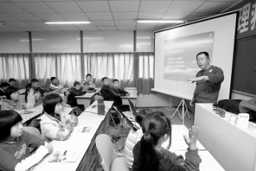 心理专家辅导震区孩子