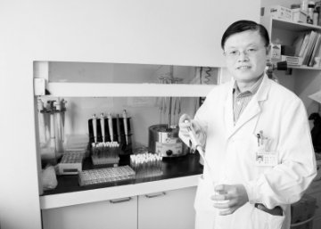 秦炯获 “宋庆龄儿科医学奖”