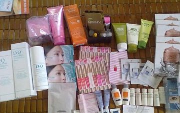 网购化妆小样价廉物美？店主透露：多为赝品