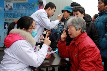 为群众送健康
