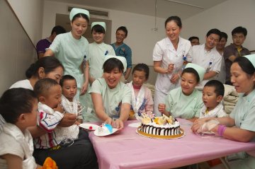 儿童医院为西藏墨竹工卡县先心患儿庆祝生日