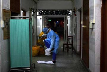 女子怀孕3个月查出艾滋病毒坚持生子
