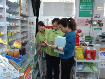 龙泉巷社区迅速开展银杏叶药品专项排查