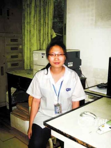 患股骨头坏死险遭截肢 女孩顽强奋斗努力求学