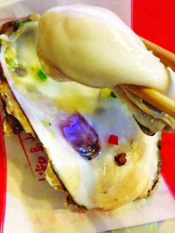 烤生蚝多为便宜肉加壳组装而成：1只利润达20倍