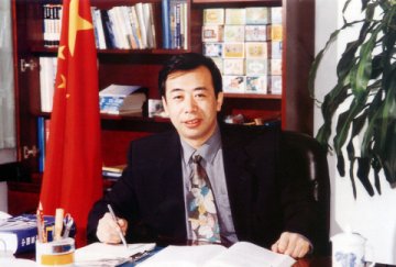 擎旗领军 科学发展--记黑龙江省齐齐哈尔市中医医院院长陈宏
