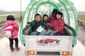 校车事故层出不穷 确保校车安全难在哪