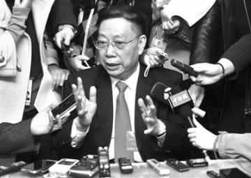 卫生部副部长：尚无条件推行“先看病后付费”