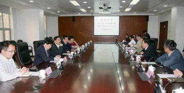 北京协和医学院与中心就共同开展公共卫生人才培养进行座谈