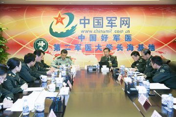 南京军区吴刚副政委赴长海医院调研