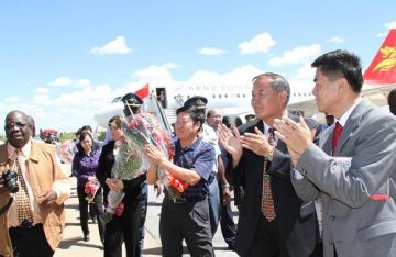 中国“非洲光明行”医疗队重返哈拉雷
