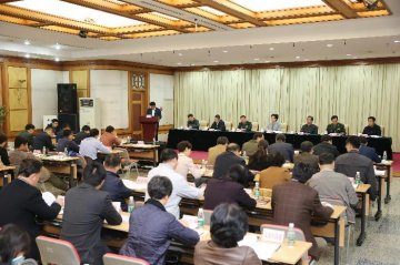 国家卫生计生委等6部门召开电视电话会议总结进一步整顿医疗秩序打击非法行医专项行动工作