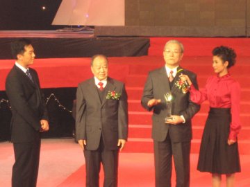 首都十大健康卫士电视颁奖典礼落下帷幕，屠规益教授获此殊荣