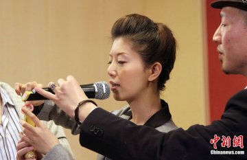 展示如何正确使用安全套
