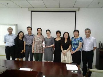 国际防痨和肺部疾病联合会中外专家到结控中心交流项目工作