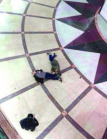 穗悍匪跳楼自杀砸毙途人