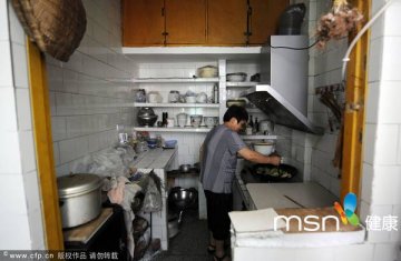 盲人大叔的奇特养生法